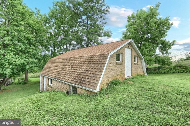 2779 CENTENNIAL RD, Hanover, PA 17331