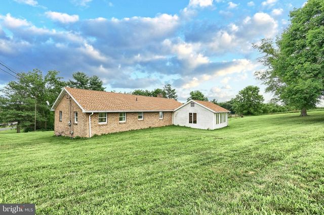 2779 CENTENNIAL RD, Hanover, PA 17331