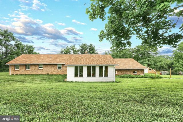 2779 CENTENNIAL RD, Hanover, PA 17331