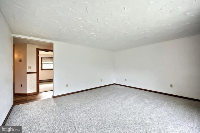 2779 CENTENNIAL RD, Hanover, PA 17331