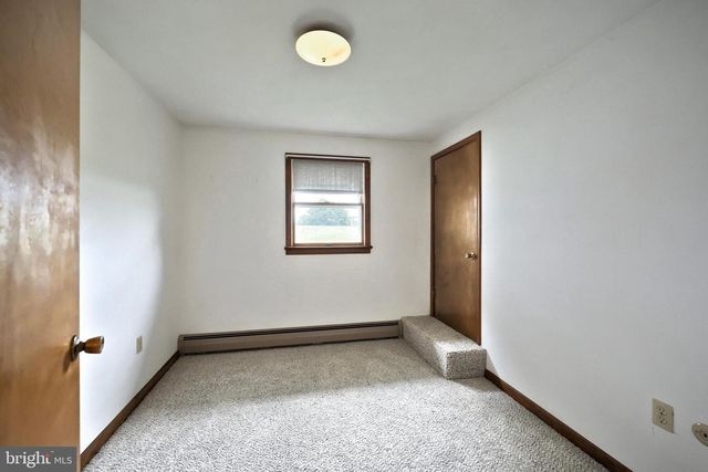 2779 CENTENNIAL RD, Hanover, PA 17331