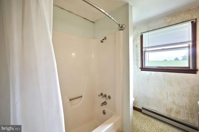 2779 CENTENNIAL RD, Hanover, PA 17331