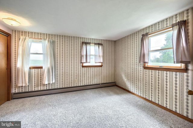 2779 CENTENNIAL RD, Hanover, PA 17331