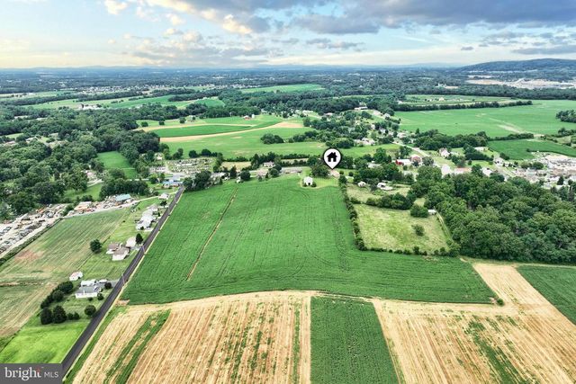 2779 CENTENNIAL RD, Hanover, PA 17331