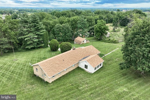 2779 CENTENNIAL RD, Hanover, PA 17331