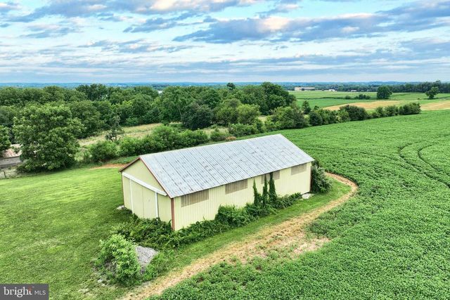 2779 CENTENNIAL RD, Hanover, PA 17331