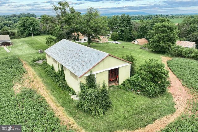 2779 CENTENNIAL RD, Hanover, PA 17331