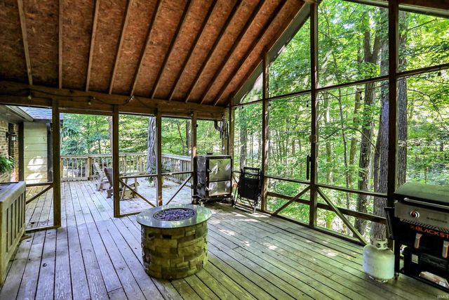 2289 Twinlake Drive, Morgantown, IN 46160