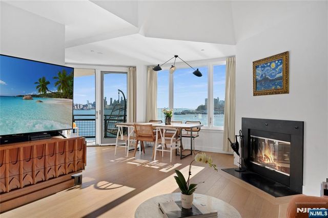 600 Harbor Boulevard 1064, Weehawken, NJ 07086