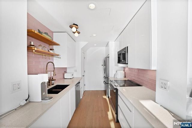 600 Harbor Boulevard 1064, Weehawken, NJ 07086