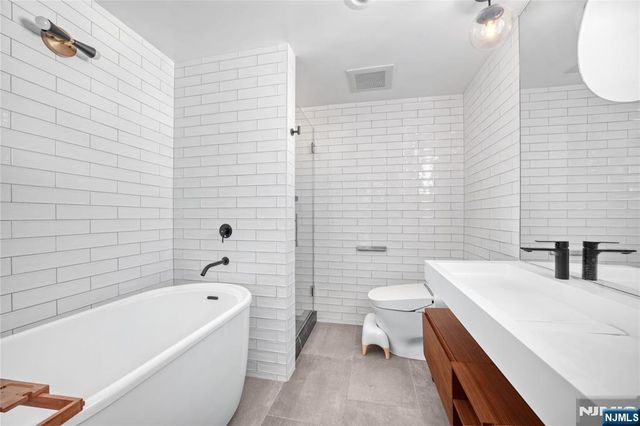 600 Harbor Boulevard 1064, Weehawken, NJ 07086