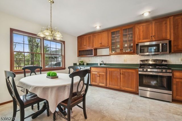 3 Durwood Pl, Madison Boro, NJ 07940