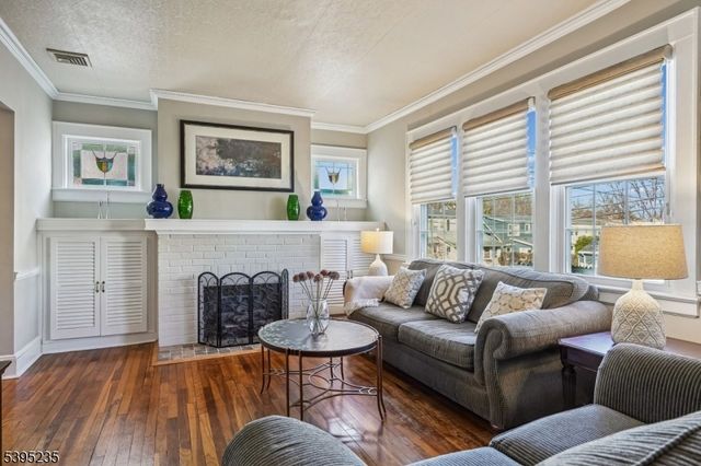 3 Durwood Pl, Madison Boro, NJ 07940