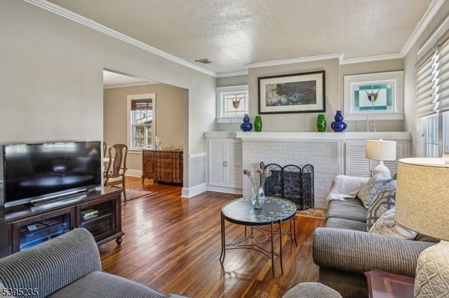 3 Durwood Pl, Madison Boro, NJ 07940