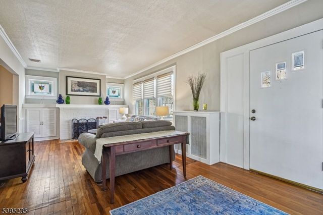 3 Durwood Pl, Madison Boro, NJ 07940