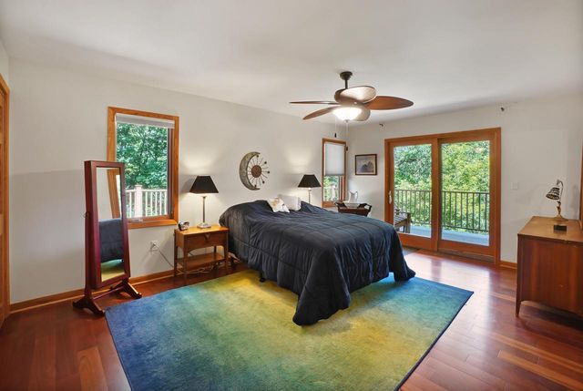 2117 Hillside DRIVE, Delafield, WI 53018