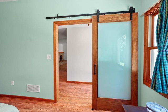 2117 Hillside DRIVE, Delafield, WI 53018