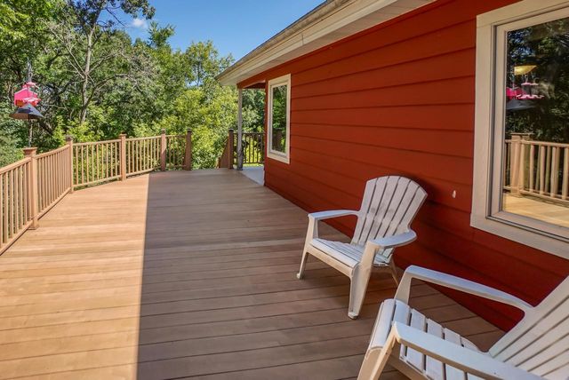 2117 Hillside DRIVE, Delafield, WI 53018