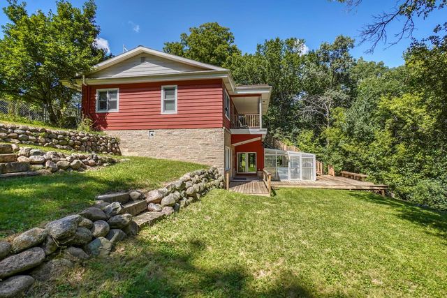 2117 Hillside DRIVE, Delafield, WI 53018