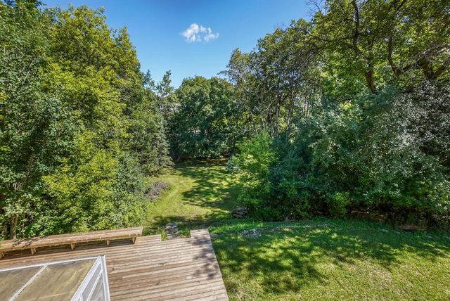 2117 Hillside DRIVE, Delafield, WI 53018