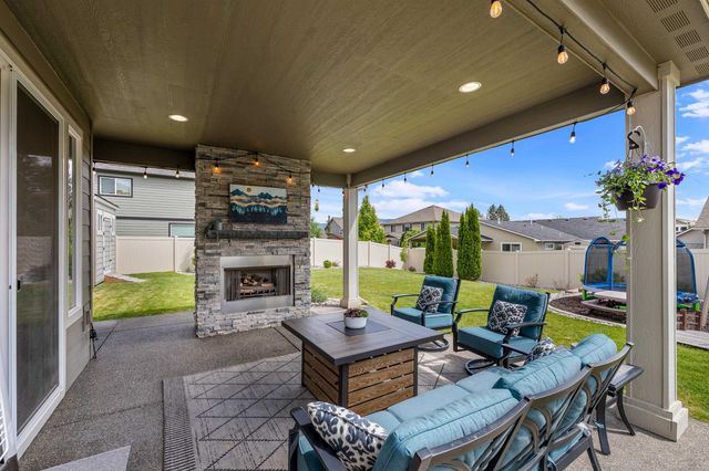 1527 S Morningside Heights Dr, Greenacres, WA 99016