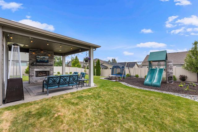 1527 S Morningside Heights Dr, Greenacres, WA 99016