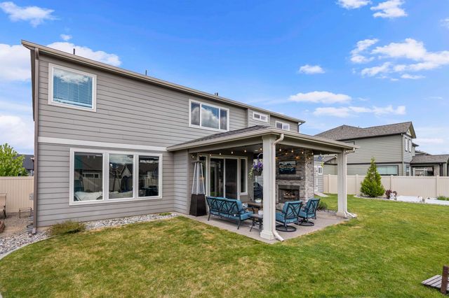 1527 S Morningside Heights Dr, Greenacres, WA 99016