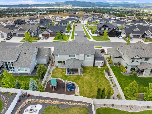 1527 S Morningside Heights Dr, Greenacres, WA 99016