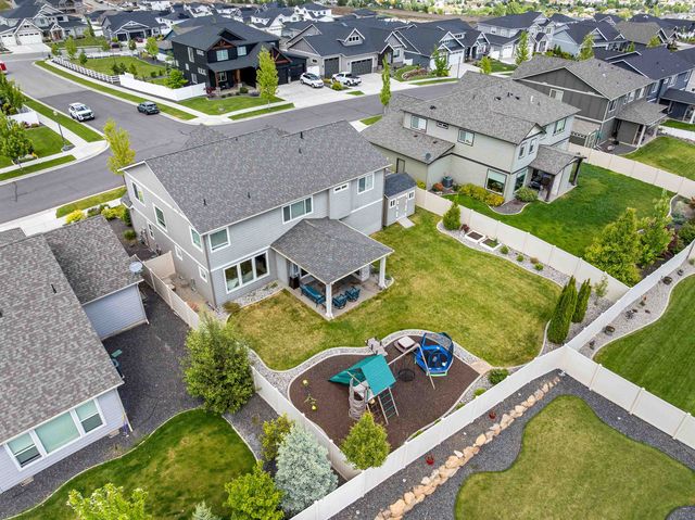 1527 S Morningside Heights Dr, Greenacres, WA 99016