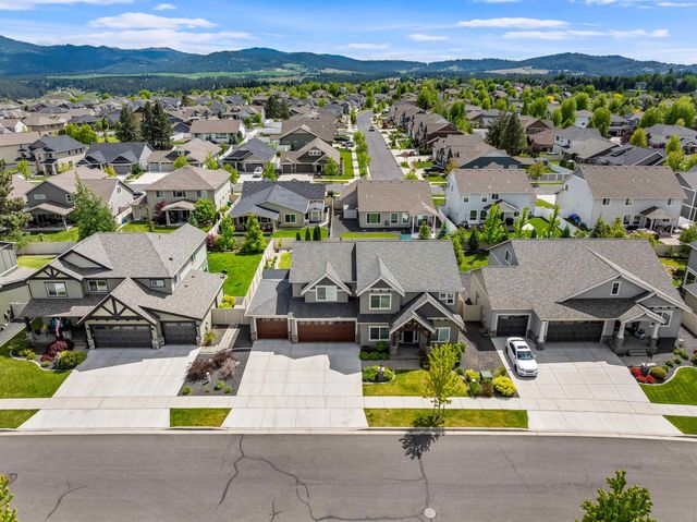 1527 S Morningside Heights Dr, Greenacres, WA 99016