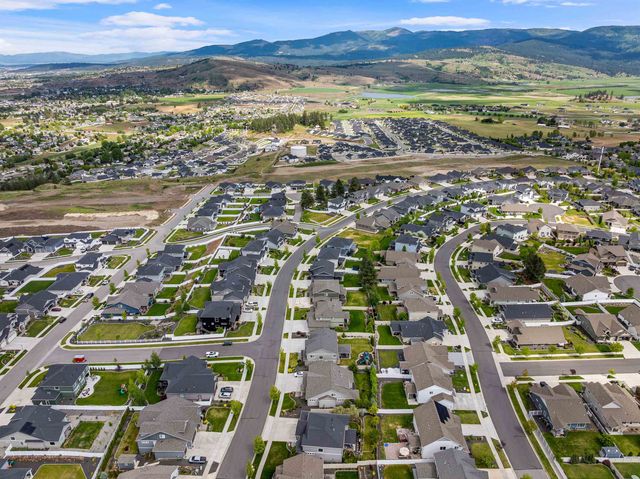 1527 S Morningside Heights Dr, Greenacres, WA 99016