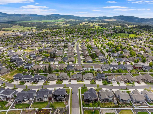 1527 S Morningside Heights Dr, Greenacres, WA 99016