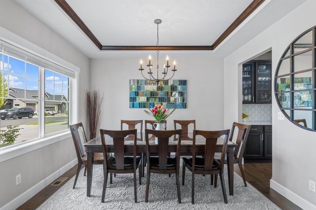 1527 S Morningside Heights Dr, Greenacres, WA 99016