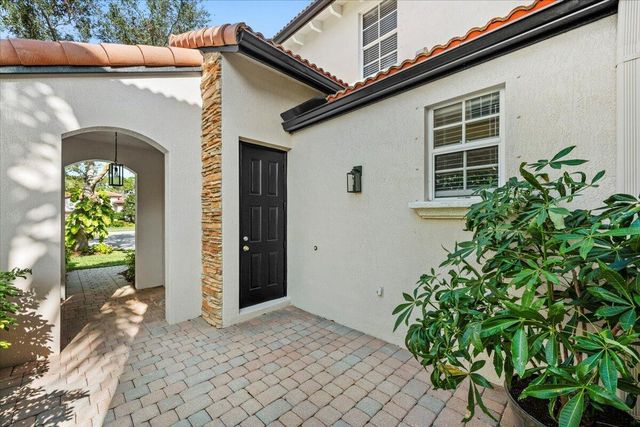 2020 Graden Drive, Palm Beach Gardens, FL 33410