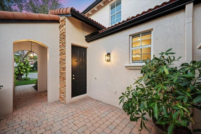 2020 Graden Drive, Palm Beach Gardens, FL 33410