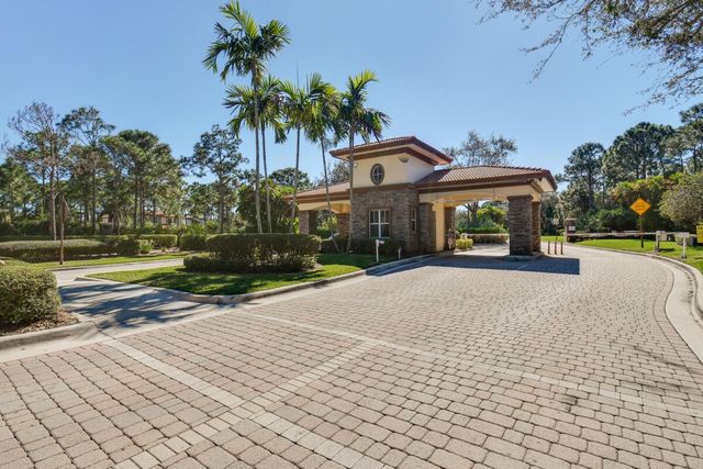 2020 Graden Drive, Palm Beach Gardens, FL 33410