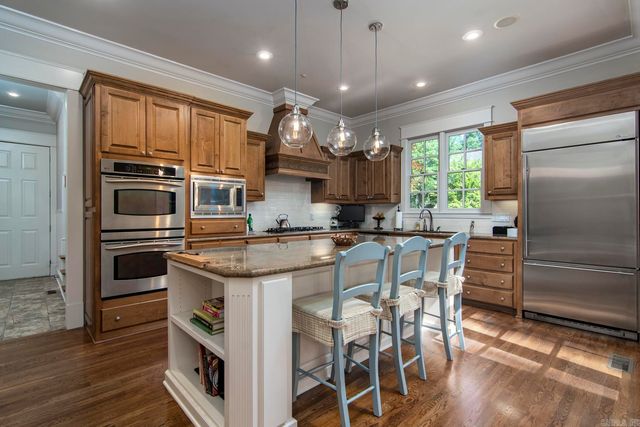 60 Sologne Cir, Little Rock, AR 72223