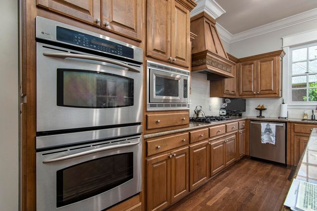 60 Sologne Cir, Little Rock, AR 72223