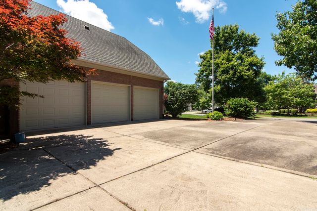 60 Sologne Cir, Little Rock, AR 72223