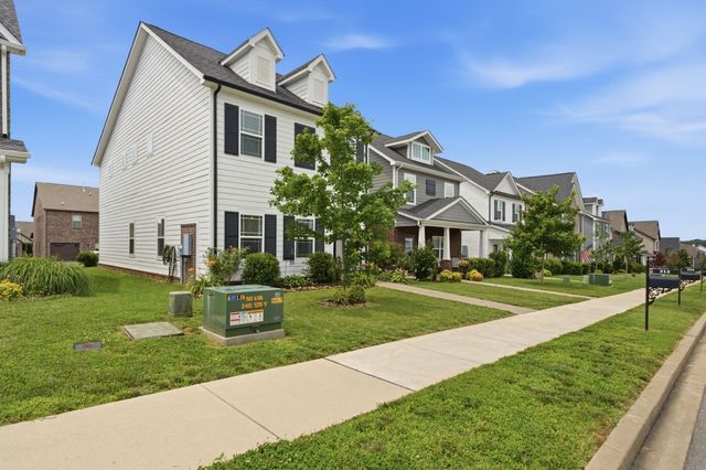 313 Cloverbrook Way, Gallatin, TN 37066