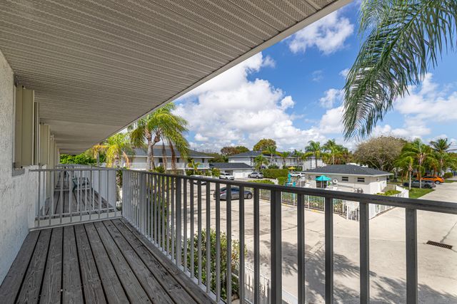 324 W Pine Street 11, Lantana, FL 33462