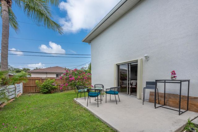 324 W Pine Street 11, Lantana, FL 33462