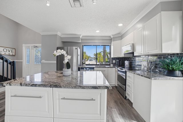 324 W Pine Street 11, Lantana, FL 33462