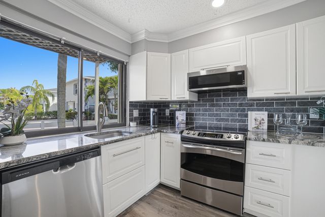 324 W Pine Street 11, Lantana, FL 33462