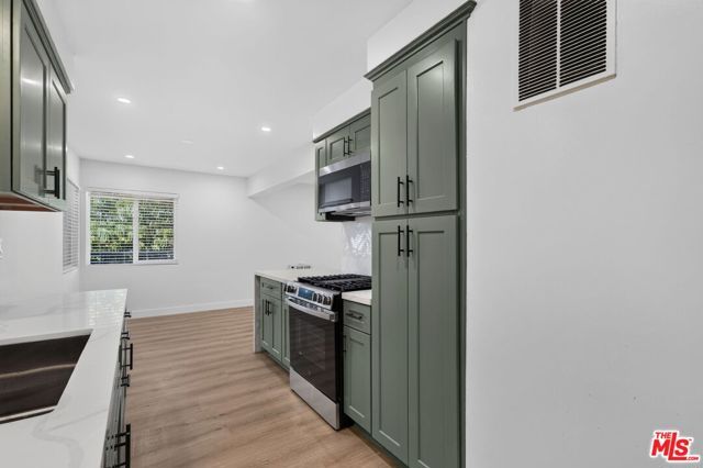 12287 Osborne Street 13, Pacoima (los Angeles), CA 91331