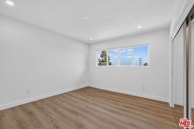 12287 Osborne Street 13, Pacoima (los Angeles), CA 91331