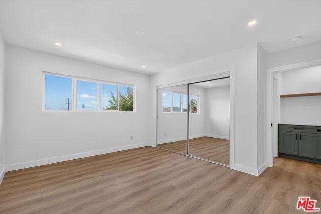 12287 Osborne Street 13, Pacoima (los Angeles), CA 91331