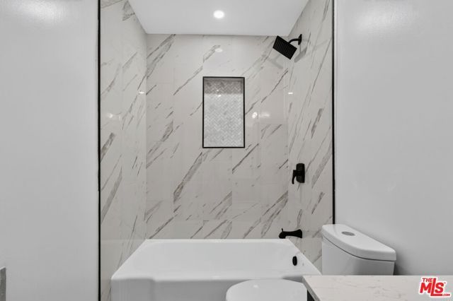 12287 Osborne Street 13, Pacoima (los Angeles), CA 91331