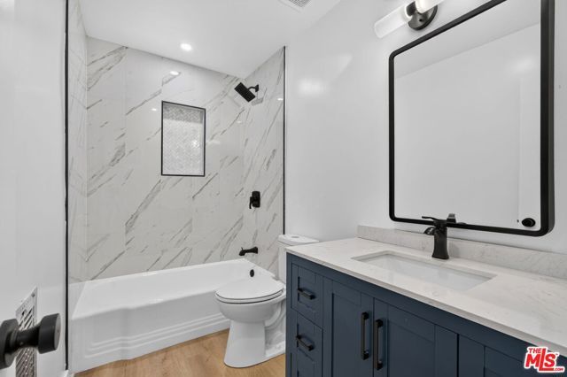 12287 Osborne Street 13, Pacoima (los Angeles), CA 91331