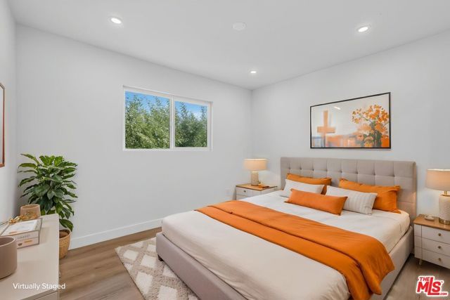 12287 Osborne Street 13, Pacoima (los Angeles), CA 91331